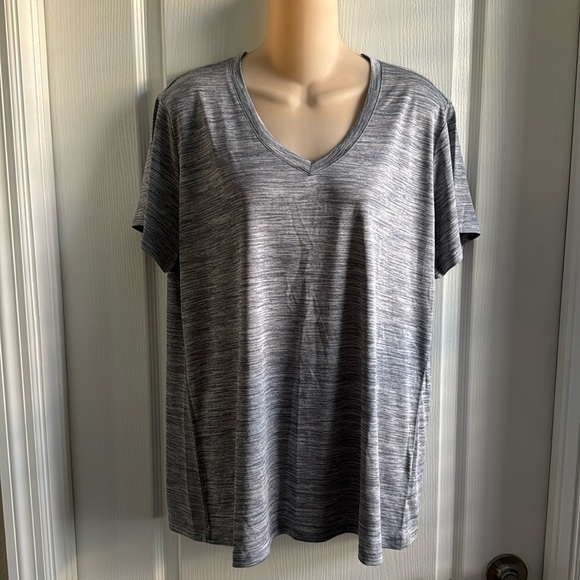 Ladies Gray Workout Tee-XL - Picture 2 of 3